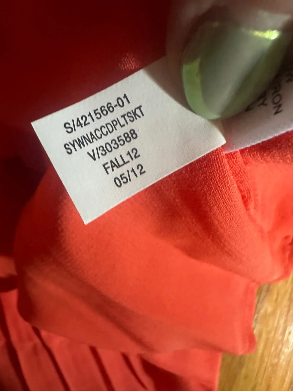 Banana Republic Fall 2012 Orange  pleated knee-length skirt, Size XL, NWT